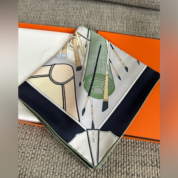 NEW HERMES Bagage a Main 100% SILK Scarf 90 w/ Receipt - Picture 3 of 16
